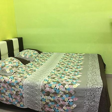 D Wangi Homestay Pasir Gudang At Ecotropic Exterior foto