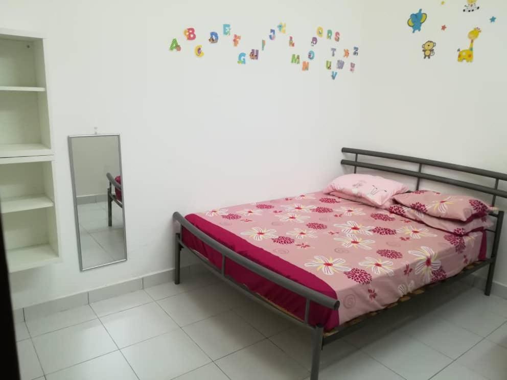 D Wangi Homestay Pasir Gudang At Ecotropic Exterior foto