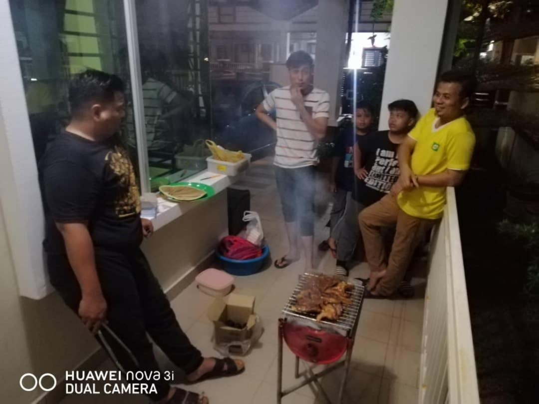 D Wangi Homestay Pasir Gudang At Ecotropic Exterior foto